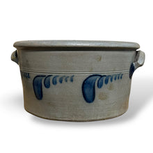 Load image into Gallery viewer, Excellent Decorated 2 Gallon Stoneware Cake Crock