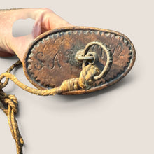 Load image into Gallery viewer, Profusely Carved 18th C Powder Horn