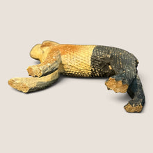 Load image into Gallery viewer, Aaron Mountz (1873-1949) Dog Carving