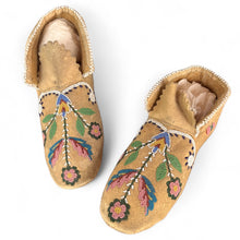 Load image into Gallery viewer, 19th C. Crow Moccasins