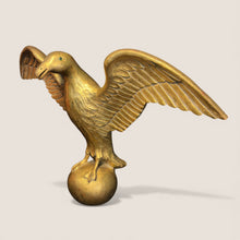 Load image into Gallery viewer, Carved Pilothouse Seagull