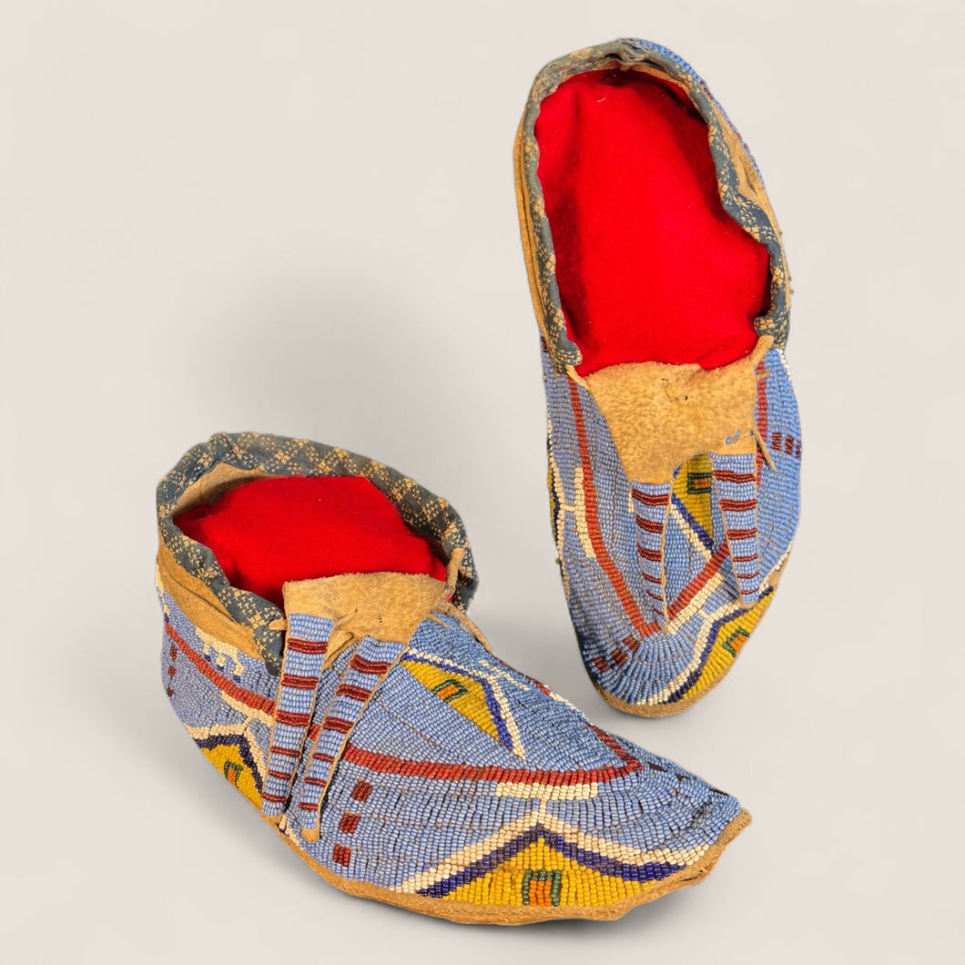 Pictorial Northern Plains Moccasins (Likely Lakota) C. 1890-1900