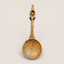 Load image into Gallery viewer, Exceptional 19th Century Carved Ash Burl Puzzle Spoon